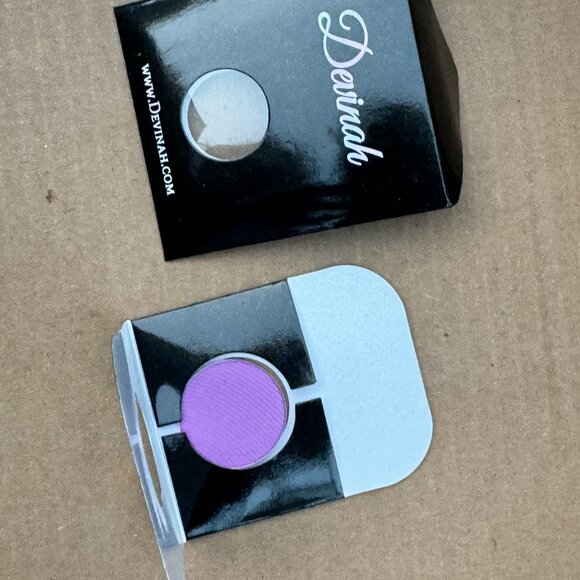 Devinah Cosmetics ARIA Pressed Matte - Picture 2 of 6